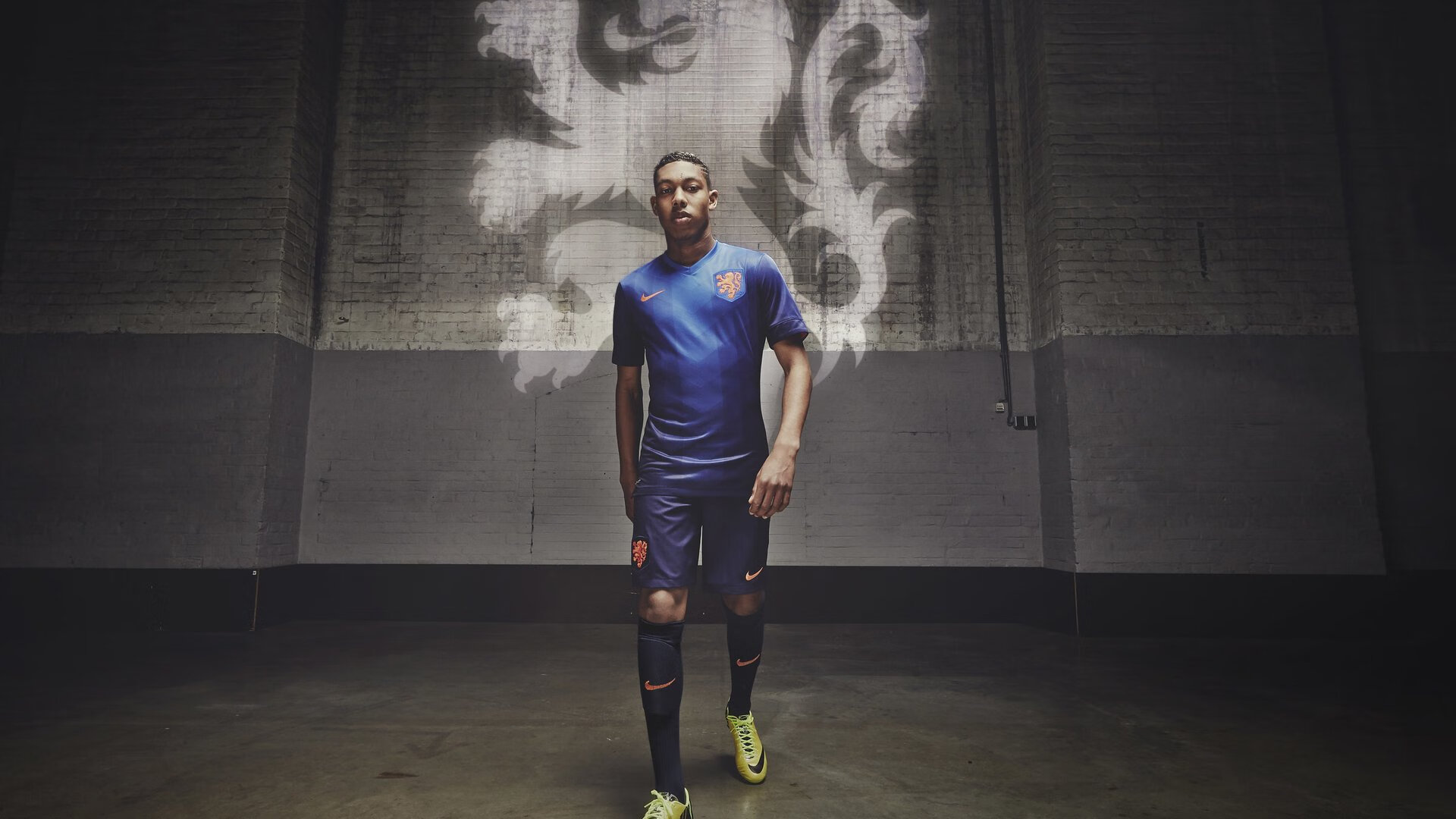 曼联球迷横幅致敬退役传奇球星,曼联退役球衣号码